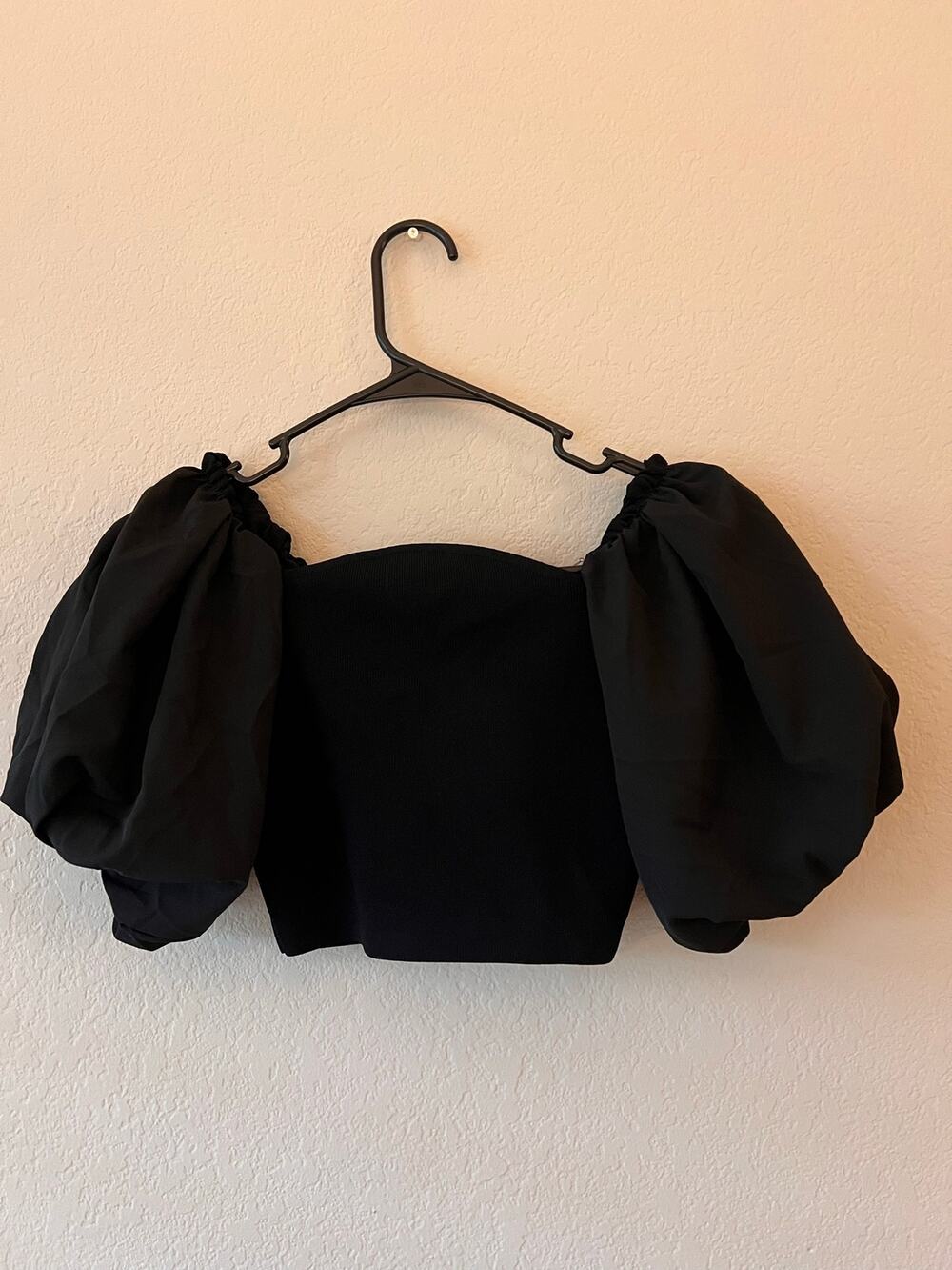 ASTR the Label Carminia Sweater Top Black Cropped Off Shoulder Puff Sleeve